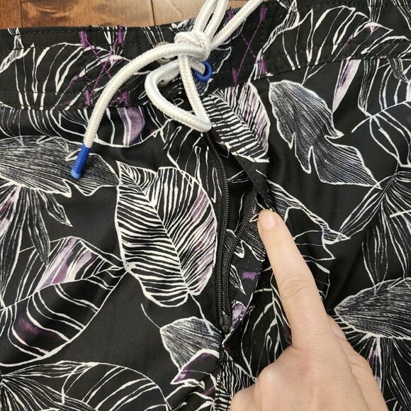 Tommy Bahama men's swim shorts with pockets in size XL - Picture 8 of 15